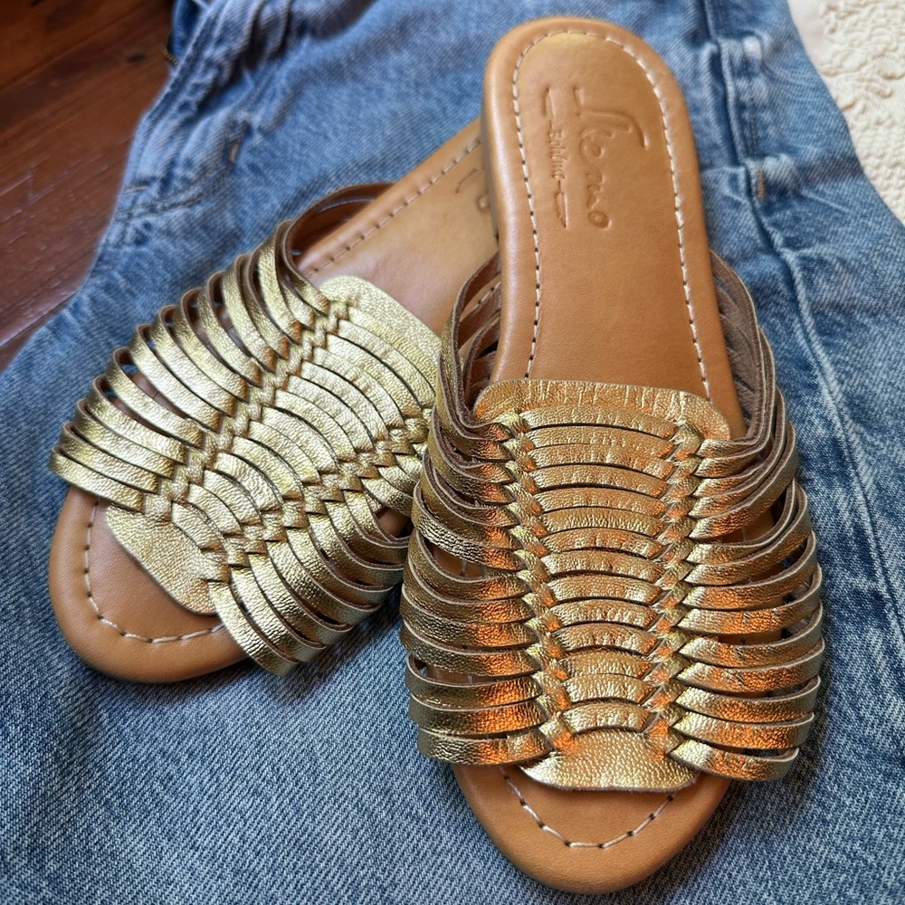 Skemo Women’s Golden Woven Sandals 👡